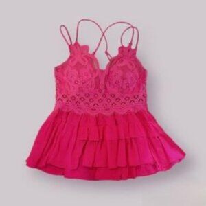 2Bella lace bralete in hot-pink.